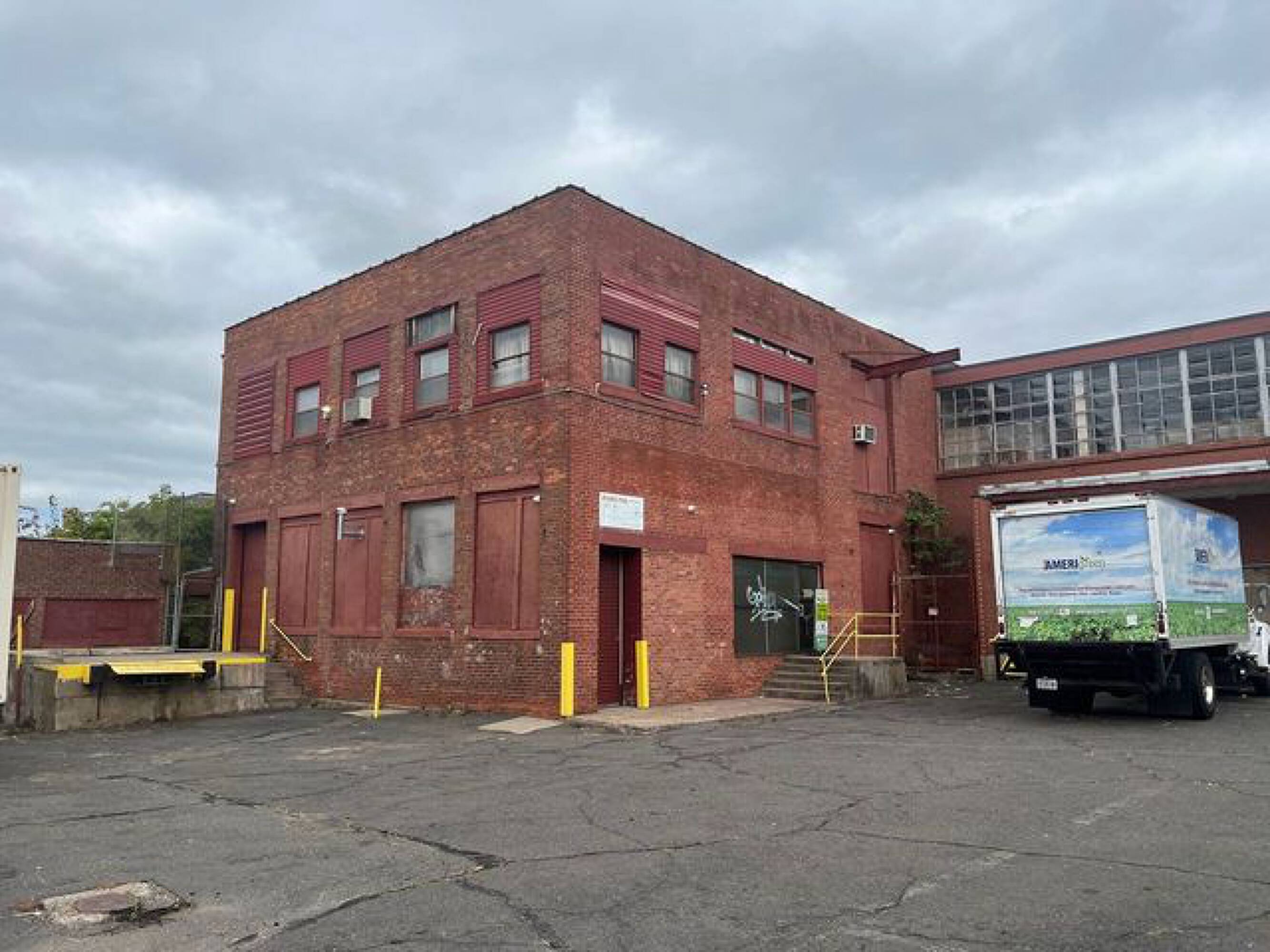 Commercial Property for Sale in Hartford Connecticut 06106